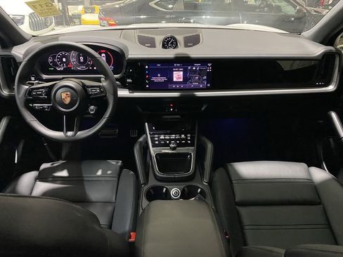 Used 2026 Porsche Cayenne AWD/4WD image 2