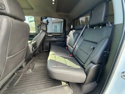 Used 2024 GMC Sierra 2500 SLT w/ SLT Premium Package image 14