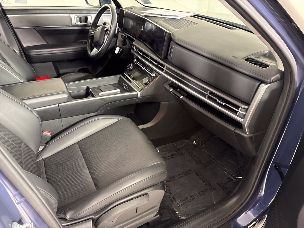 Used 2025 Hyundai Santa Fe SEL FWD image 18
