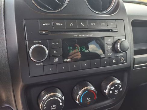 Used 2012 Jeep Patriot Latitude FWD image 8