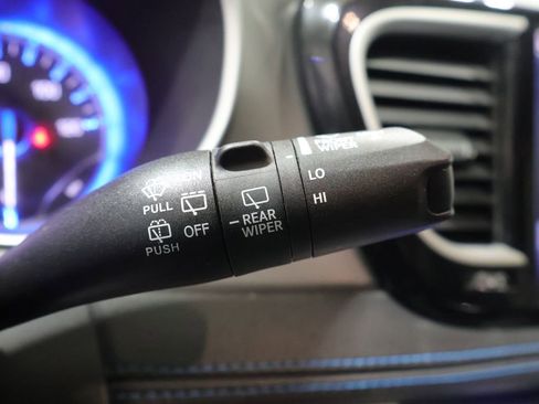 Used 2021 Chrysler Pacifica Touring-L w/ Uconnect Theater Family Group FWD image 41