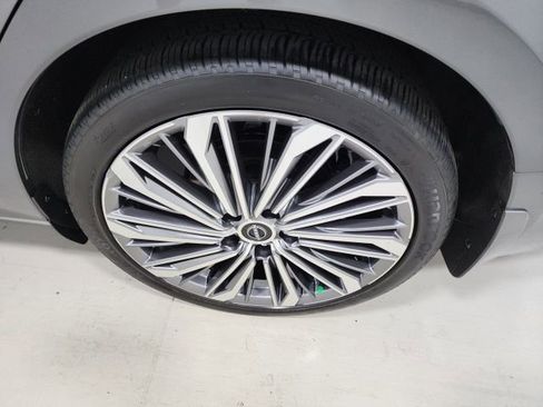 Used 2024 Nissan Altima 2.5 SL FWD image 41