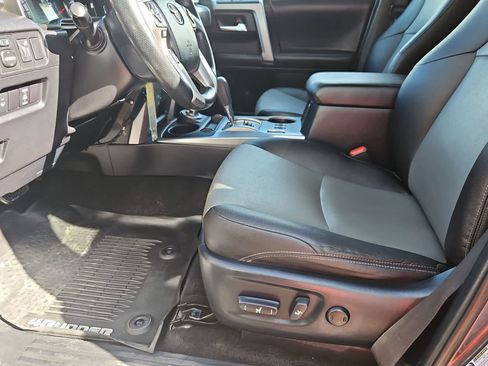 Used 2018 Toyota 4Runner SR5 Premium AWD/4WD image 16