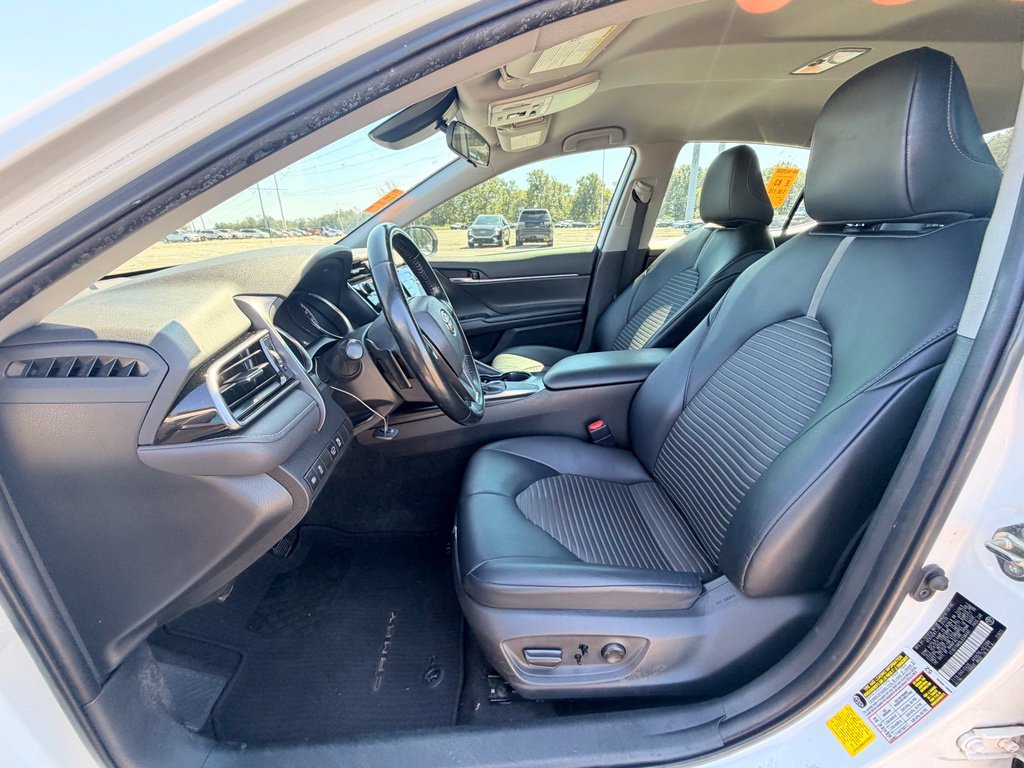 Used 2020 Toyota Camry SE FWD image 7