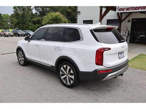 Used 2022 Kia Telluride S FWD image 3