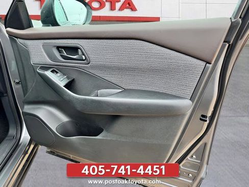 Used 2023 Nissan Rogue S AWD/4WD image 25