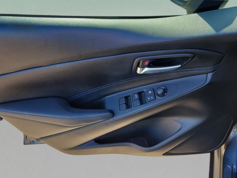 Used 2019 Toyota Yaris XLE image 10