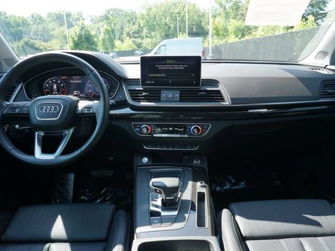 Used 2020 Audi Q5 Prestige w/ Prestige Package AWD/4WD image 17