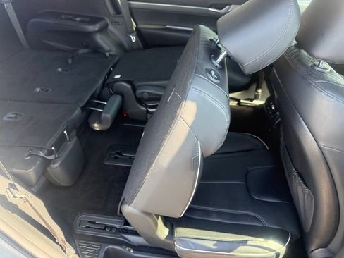 Used 2025 Hyundai Palisade SEL FWD image 51