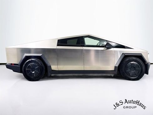 Used 2024 Tesla Cybertruck AWD Crew Cab image 8