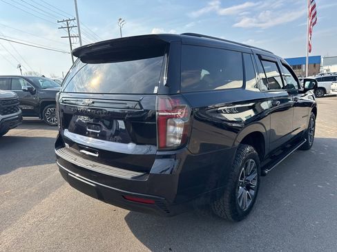 Used 2023 Chevrolet Suburban Z71 w/ Luxury Package image 5