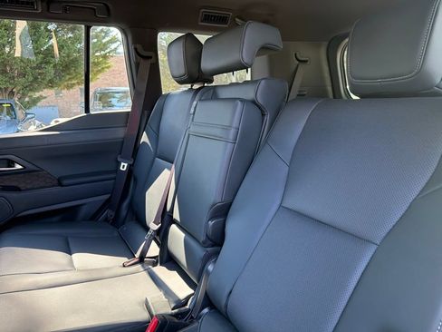 Certified 2024 Lexus GX 550 w/ Accessory Package (2T) AWD/4WD image 25