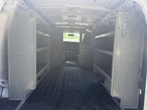 Used 2017 Chevrolet Express 2500 RWD image 8