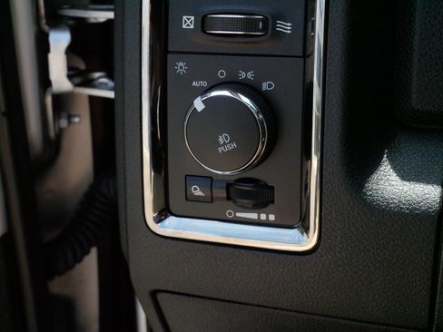 Used 2018 RAM 2500 Laramie w/ Sport Appearance Group AWD/4WD image 28