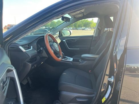 Used 2024 Toyota RAV4 LE AWD/4WD image 8