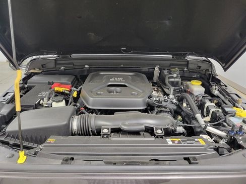 Used 2022 Jeep Wrangler Unlimited Sahara w/ Cold Weather Group AWD/4WD image 71