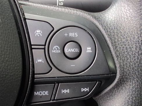 Used 2025 Toyota Corolla LE w/ LE Premium Package FWD image 21