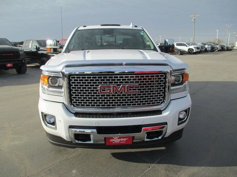 Used 2015 GMC Sierra 2500 Denali w/ Duramax Plus Package image 12