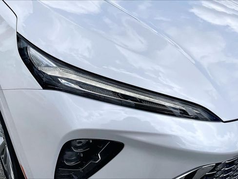 Certified 2025 Buick Envision Avenir AWD/4WD image 28