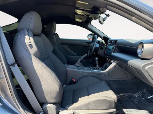 Used 2025 Toyota GR86 w/ ALL Weather Mat Package (TMS) RWD image 24