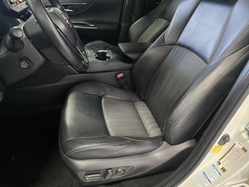 Certified 2021 Toyota Venza XLE AWD/4WD image 22