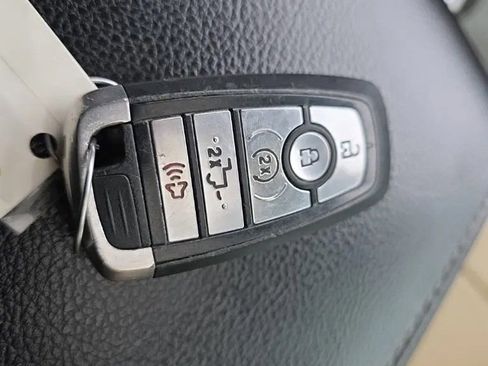 Used 2019 Ford F250 Lariat w/ Lariat Ultimate Package image 39