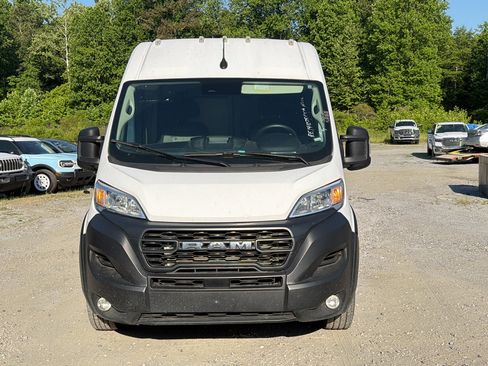 Used 2024 RAM ProMaster 2500 w/ Convenience Group FWD image 3