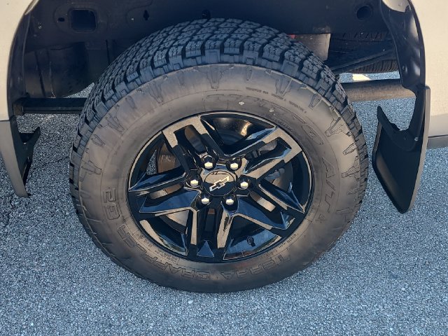 Used 2021 Chevrolet Silverado 1500 Custom Trail Boss AWD/4WD image 8
