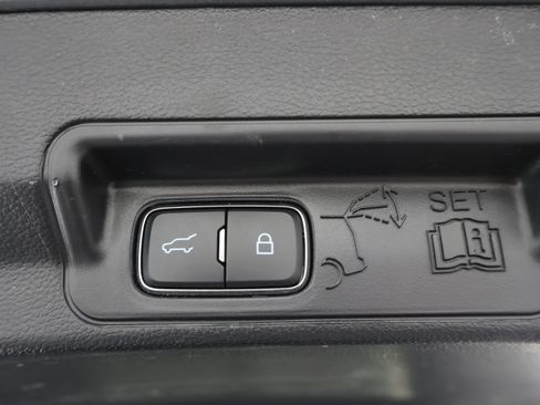 Used 2021 Ford Explorer XLT w/ Equipment Group 202A AWD/4WD image 29