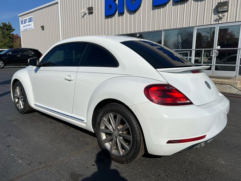 Used 2018 Volkswagen Beetle 2.0T S w/ Style & Comfort Package For S image 3