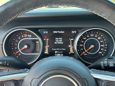 Used 2018 Jeep Wrangler Unlimited Sahara image 26