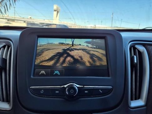 Used 2018 Chevrolet Malibu LS FWD image 13