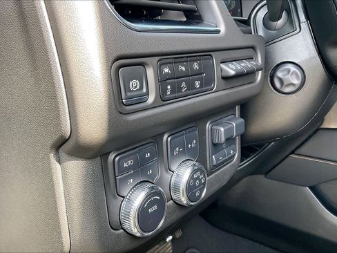 Used 2024 GMC Yukon XL AT4 w/ Technology Package image 35