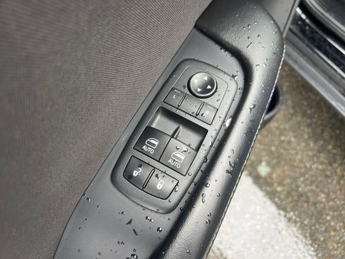 Used 2019 Dodge Challenger R/T w/ Driver Convenience Group RWD image 23