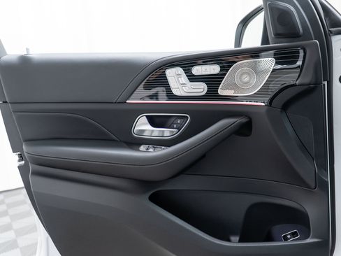 Certified 2025 Mercedes-Benz GLS 63 AMG 4MATIC image 11