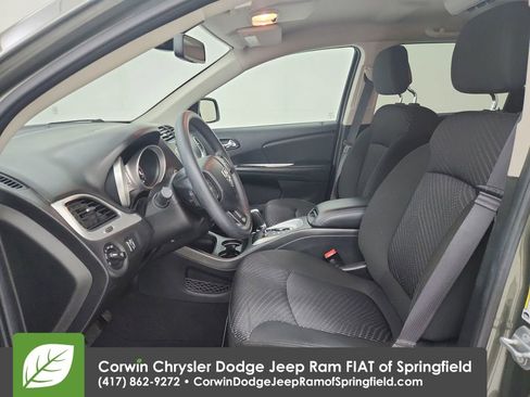 Used 2019 Dodge Journey SE image 19