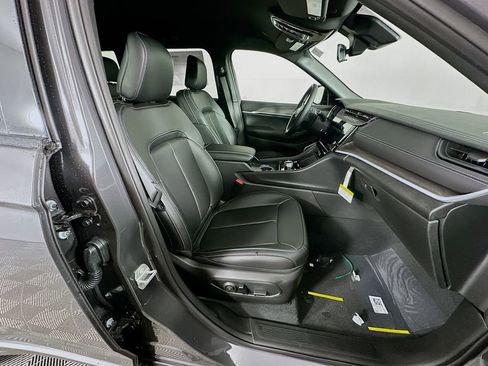 New 2026 Jeep Grand Cherokee Limited AWD/4WD image 35
