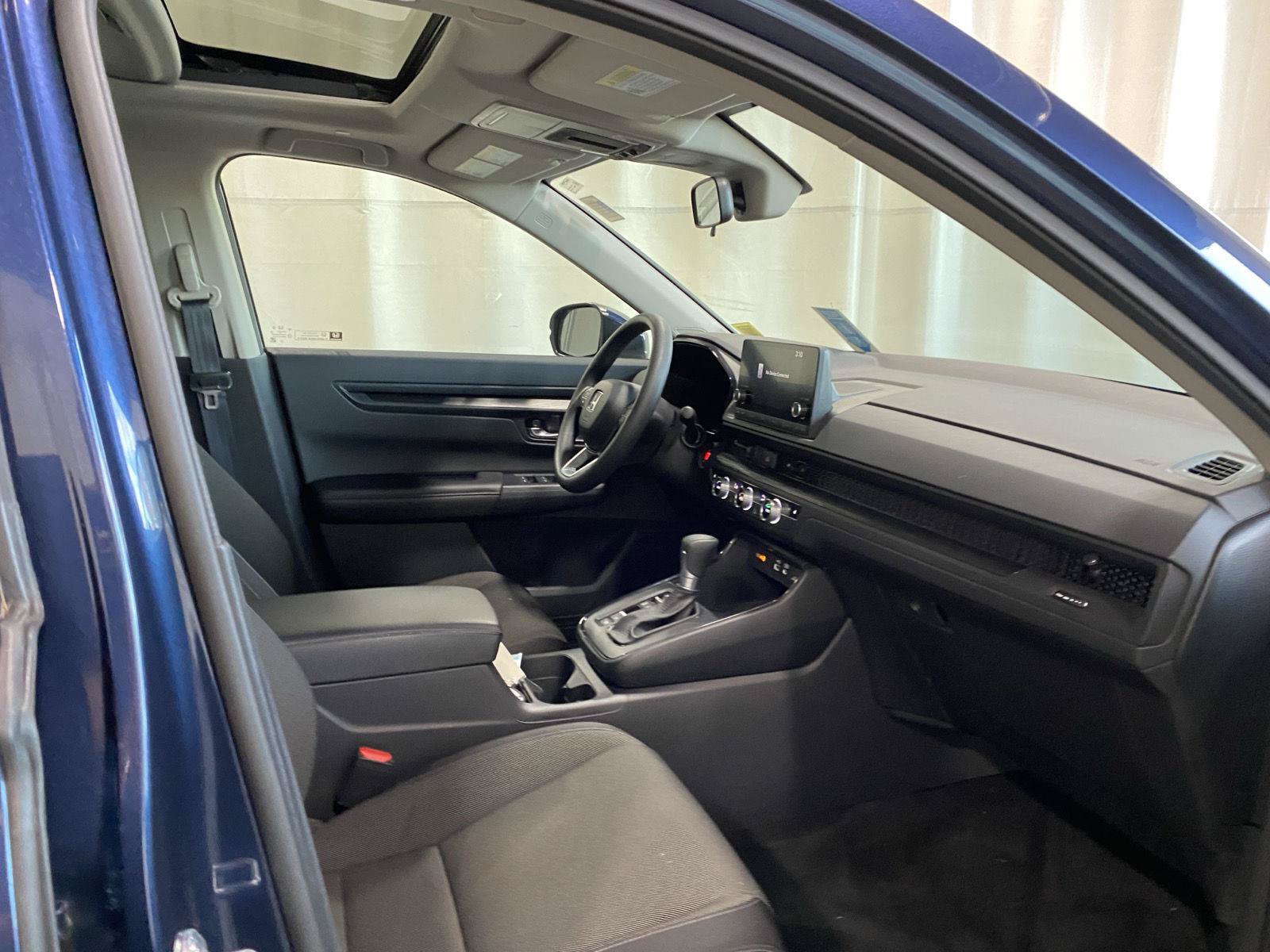 Used 2025 Honda CR-V EX image 11
