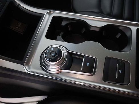 Used 2022 Ford Edge SEL image 43