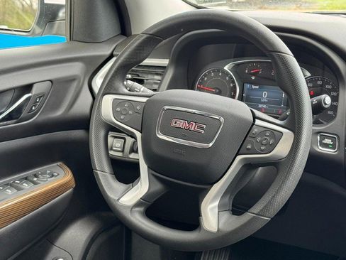 Used 2023 GMC Acadia SLE w/ Driver Convenience Package FWD image 13