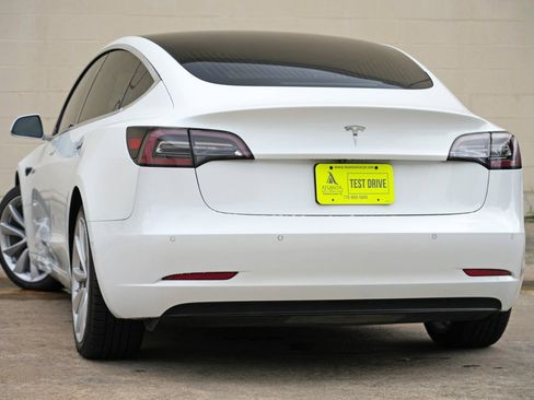 Used 2019 Tesla Model 3 Standard Range Plus RWD image 5