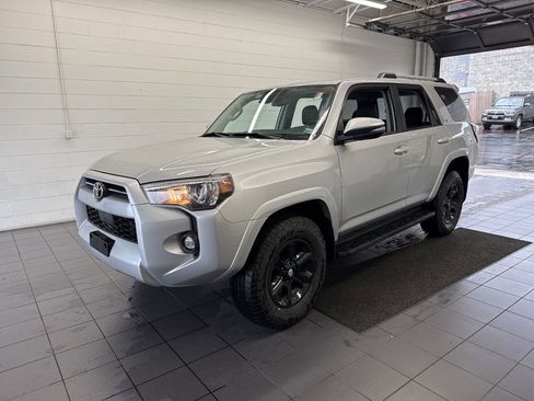 Certified 2024 Toyota 4Runner SR5 Premium AWD/4WD image 4