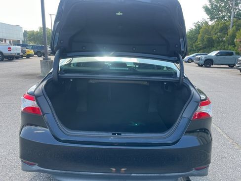 Used 2019 Toyota Camry LE FWD image 14