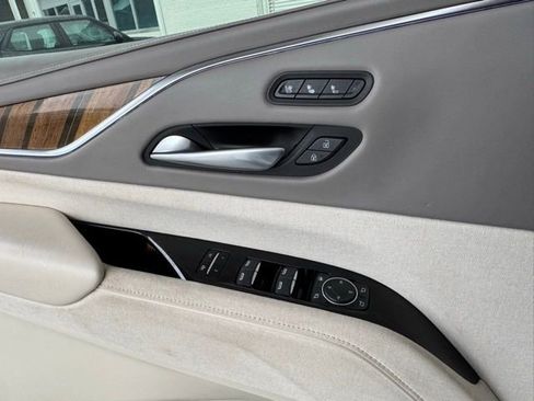 Used 2022 Cadillac Escalade Sport Platinum w/ Heavy-Duty Trailer Package image 37