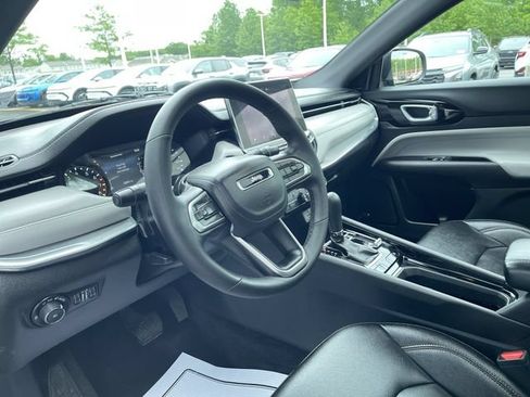 Used 2024 Jeep Compass Limited w/ Sun and Sound Group AWD/4WD image 10