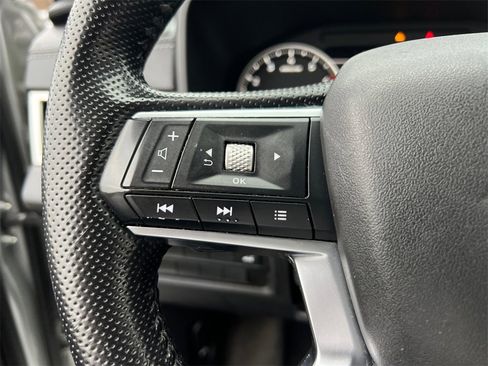 Used 2022 Mitsubishi Outlander SE image 30