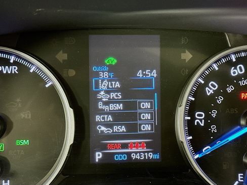 Used 2022 Toyota RAV4 XLE Premium image 19