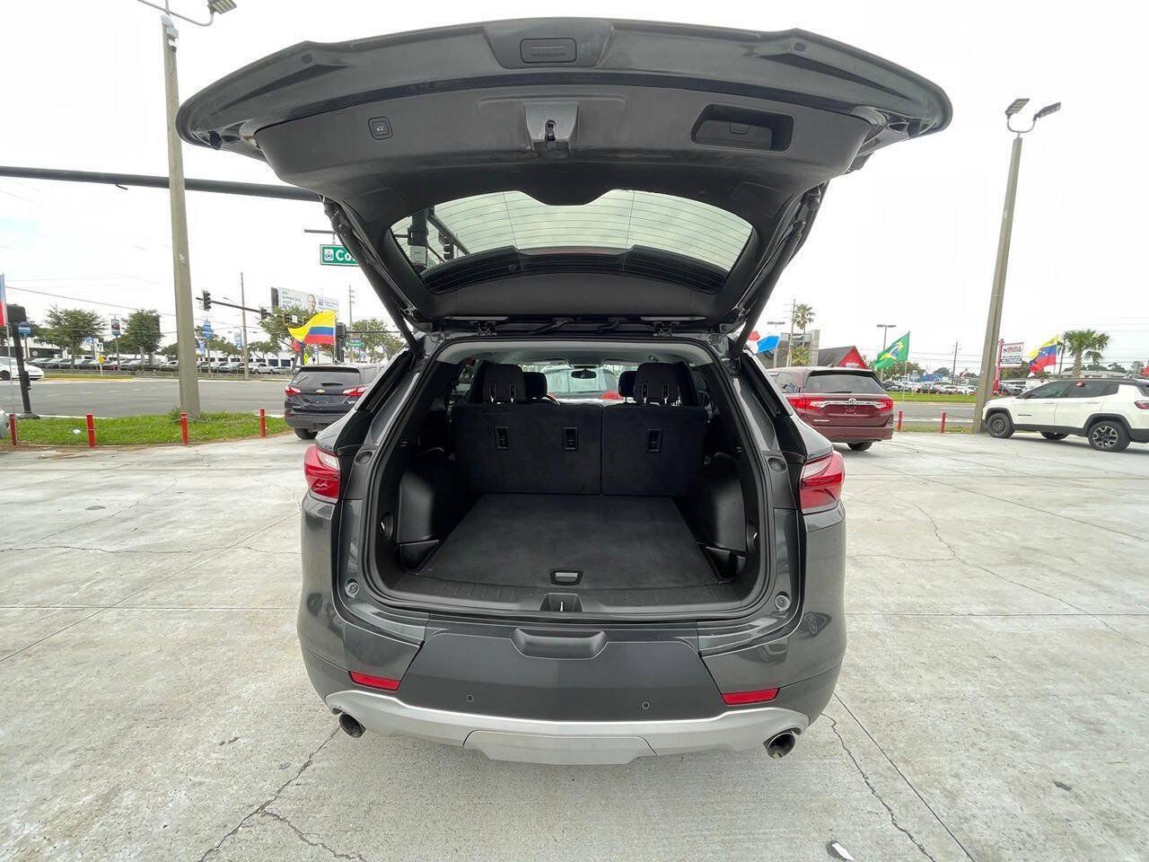 Used 2019 Chevrolet Blazer LT FWD image 11