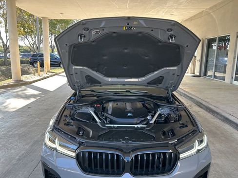 Used 2022 BMW 540i xDrive w/ M Sport Package image 11