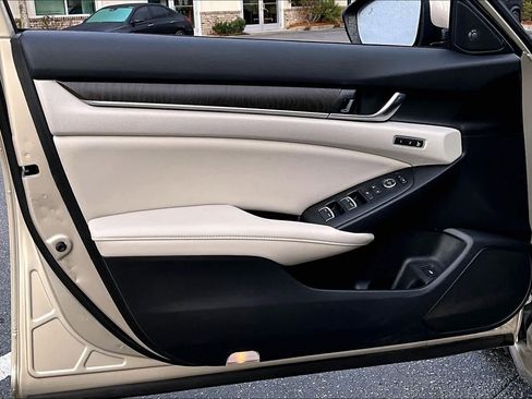 Used 2020 Honda Accord Touring image 21